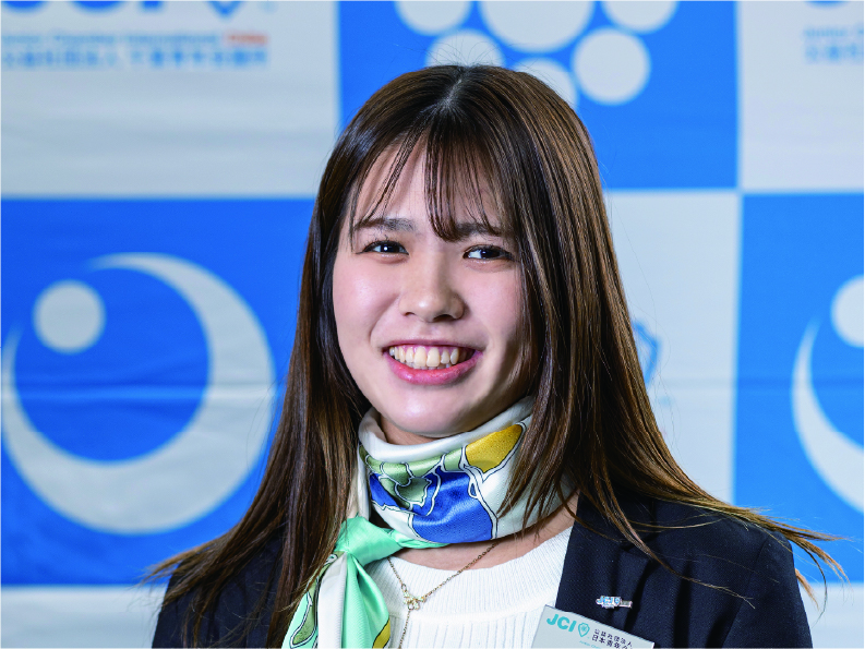 会員拡大委員会 委員長 内田 彩夏